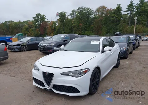2018 Alfa Romeo Giulia Awd из США, поврежденный, VIN ZARFAEDN5J7565014